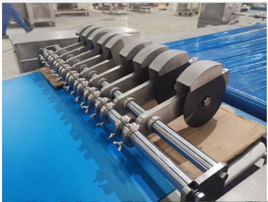 खरीदें सीमेंस पीएलसी नियंत्रित पूरी तरह से स्वचालित पेस्ट्री उत्पादन लाइन, औद्योगिक उपयोग के लिए अनुकूलित आकार के साथ online manufacture